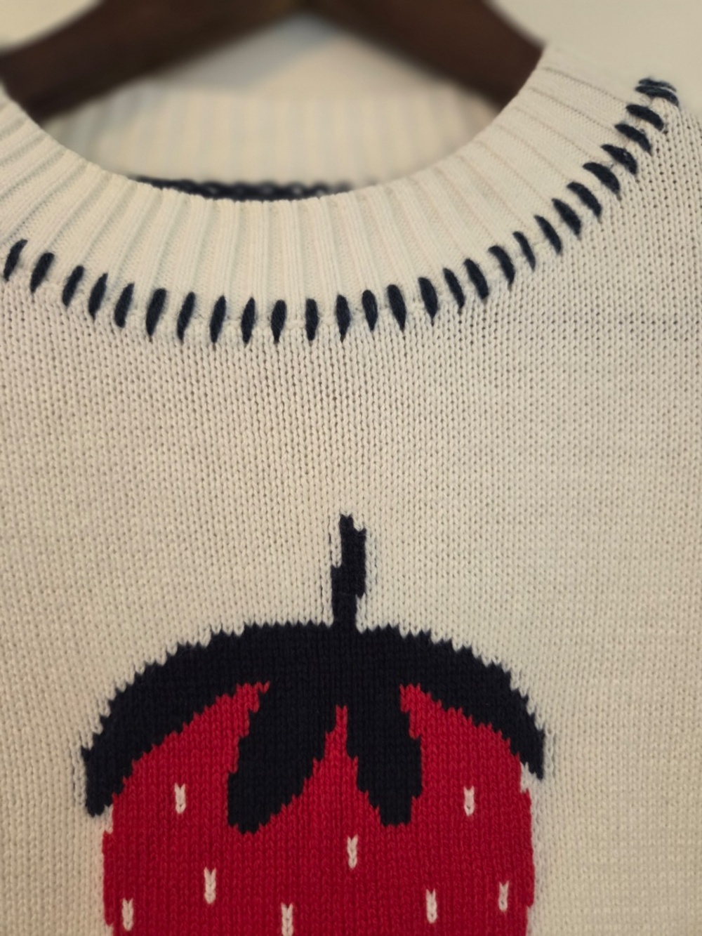 NWT Jessica Simpson XS white sweater cotton strawberry fruit coastal preppy - Picture 4 of 13